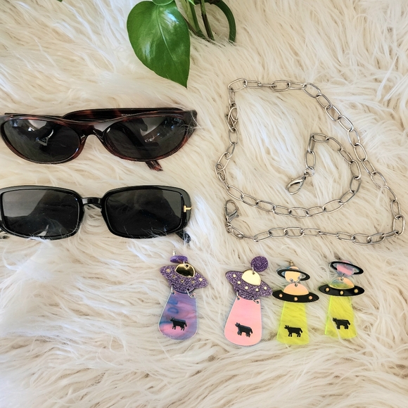 Cute Quirky Accessories Lot!  Sunglasses, Alien UFO Earrings, Adjustable Chain - Picture 1 of 7